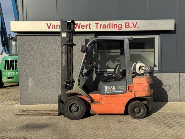 Grote foto toyota 42 7fgf25 duplo 400 3e 4e functie lpg 2001 agrarisch heftrucks