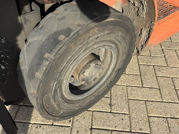 Grote foto toyota 42 7fgf25 duplo 400 3e 4e functie lpg 2001 agrarisch heftrucks