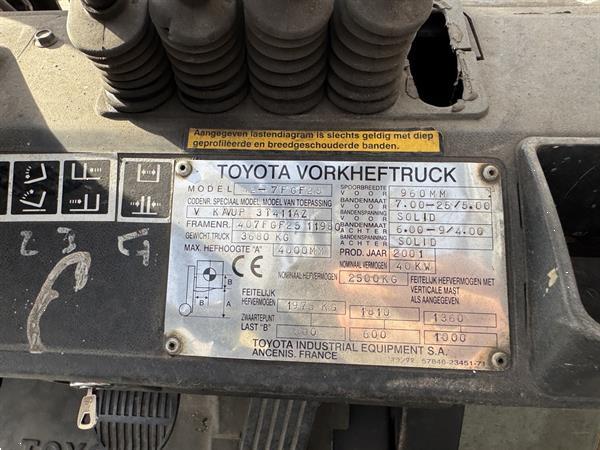 Grote foto toyota 42 7fgf25 duplo 400 3e 4e functie lpg 2001 agrarisch heftrucks