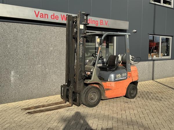 Grote foto toyota 42 7fgf25 duplo 400 3e 4e functie lpg 2001 agrarisch heftrucks