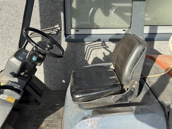 Grote foto toyota 42 7fgf25 duplo 400 3e 4e functie lpg 2001 agrarisch heftrucks