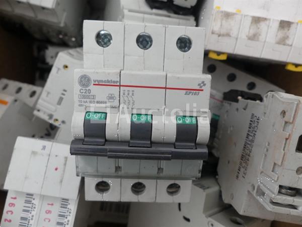 Grote foto 40 diverse automatische stroomonderbrekers doe het zelf en verbouw onderdelen en accessoires