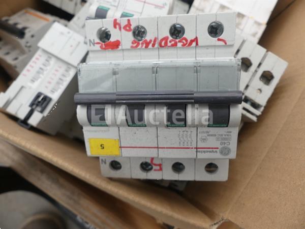 Grote foto 40 diverse automatische stroomonderbrekers doe het zelf en verbouw onderdelen en accessoires