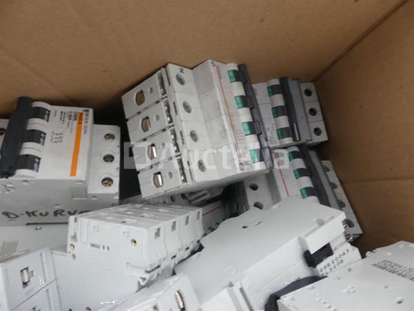 Grote foto 40 diverse automatische stroomonderbrekers doe het zelf en verbouw onderdelen en accessoires