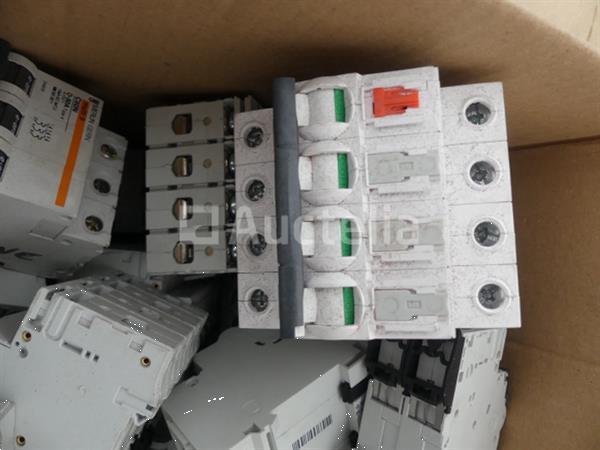 Grote foto 40 diverse automatische stroomonderbrekers doe het zelf en verbouw onderdelen en accessoires