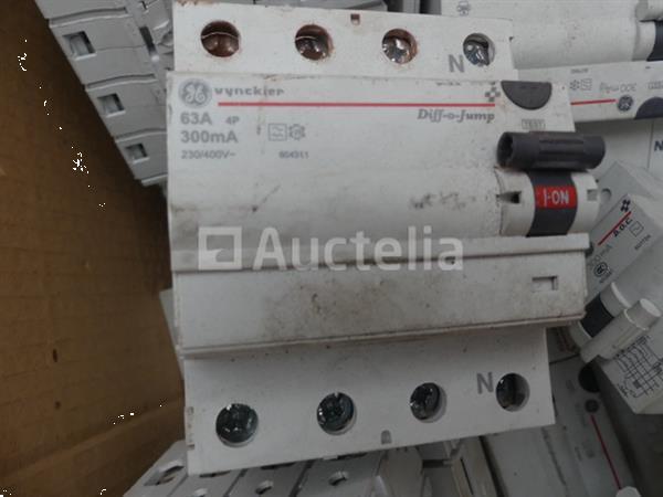 Grote foto 35 diverse stroomonderbrekers doe het zelf en verbouw onderdelen en accessoires