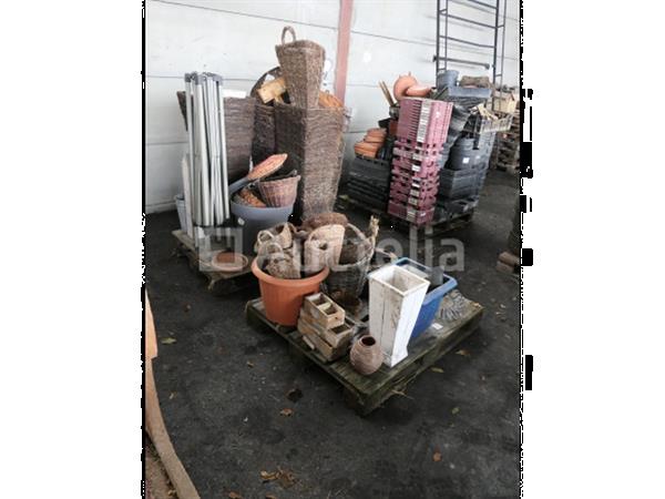 Grote foto decoratie diverse plastic potten tuin en terras overige tuin en terras