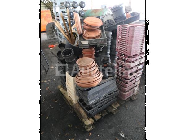 Grote foto decoratie diverse plastic potten tuin en terras overige tuin en terras