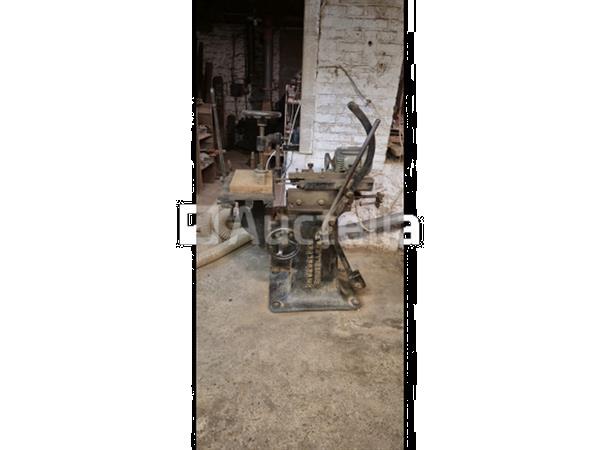 Grote foto ch debelder lontboormachine oude gemotoriseerde robuuste machine doe het zelf en verbouw ijzerwaren en bevestigingsmiddelen