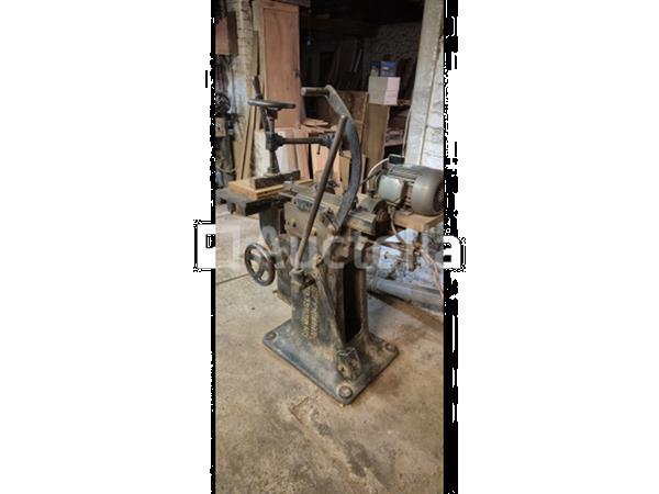 Grote foto ch debelder lontboormachine oude gemotoriseerde robuuste machine doe het zelf en verbouw ijzerwaren en bevestigingsmiddelen