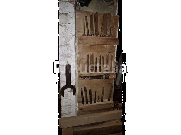 Grote foto ch debelder lontboormachine oude gemotoriseerde robuuste machine doe het zelf en verbouw ijzerwaren en bevestigingsmiddelen