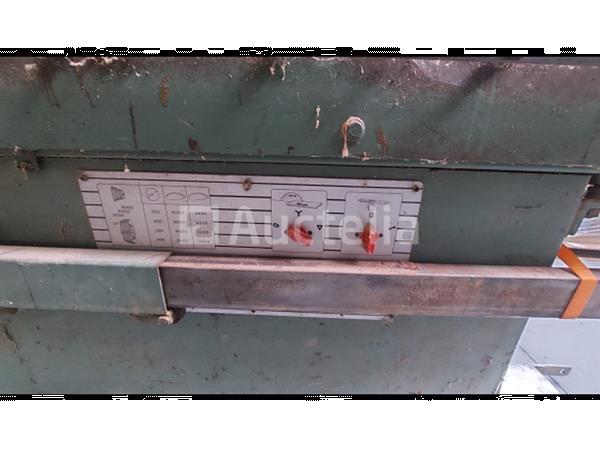 Grote foto vertongen paneelzaag met voorritser doe het zelf en verbouw ijzerwaren en bevestigingsmiddelen