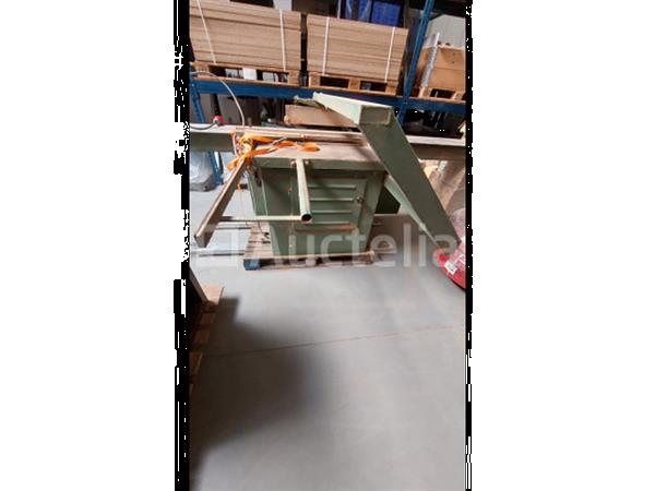 Grote foto vertongen paneelzaag met voorritser doe het zelf en verbouw ijzerwaren en bevestigingsmiddelen