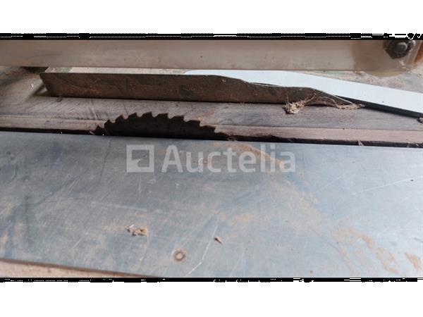 Grote foto vertongen paneelzaag met voorritser doe het zelf en verbouw ijzerwaren en bevestigingsmiddelen