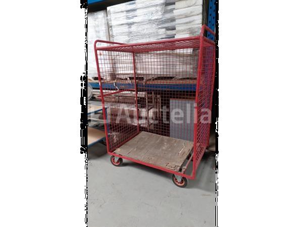 Grote foto rolcontainer rood doe het zelf en verbouw ijzerwaren en bevestigingsmiddelen