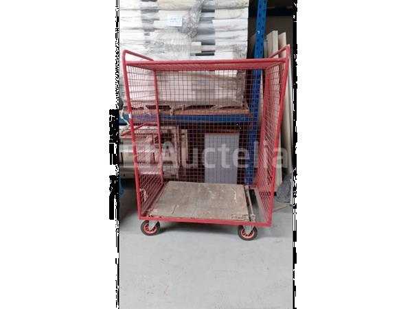 Grote foto rolcontainer rood doe het zelf en verbouw ijzerwaren en bevestigingsmiddelen