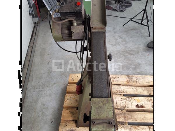 Grote foto bandschuurmachine 75mm breed 380v doe het zelf en verbouw ijzerwaren en bevestigingsmiddelen