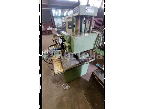 Grote foto saturne cirkelzaagautomaat automatische zaagmachine doe het zelf en verbouw ijzerwaren en bevestigingsmiddelen