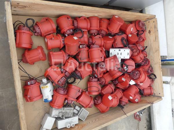 Grote foto diverse elektrische apparatuur set doe het zelf en verbouw onderdelen en accessoires