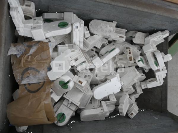 Grote foto diverse elektrische apparatuur set doe het zelf en verbouw onderdelen en accessoires