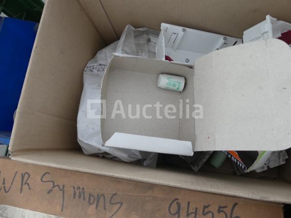 Grote foto diverse elektrische apparatuur set doe het zelf en verbouw onderdelen en accessoires