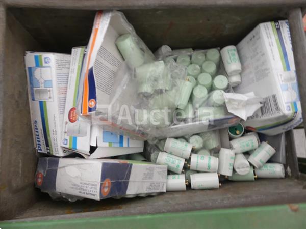 Grote foto diverse elektrische apparatuur set doe het zelf en verbouw onderdelen en accessoires