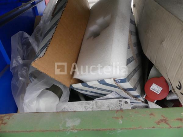 Grote foto diverse elektrische apparatuur set doe het zelf en verbouw onderdelen en accessoires