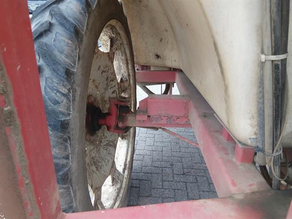 Grote foto agrifac cebeco getrokken veldspuit 27 meter 3000 liter agrarisch onkruidbestrijding