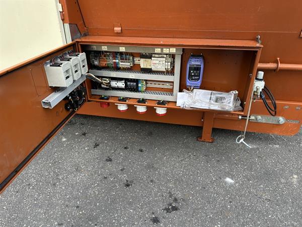 Grote foto javo super potmachine met lpo pneumatische pottendispenser agrarisch tuinbouw