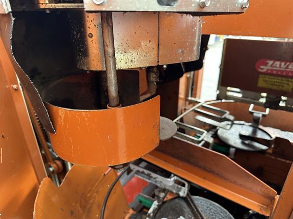 Grote foto javo super potmachine met lpo pneumatische pottendispenser agrarisch tuinbouw