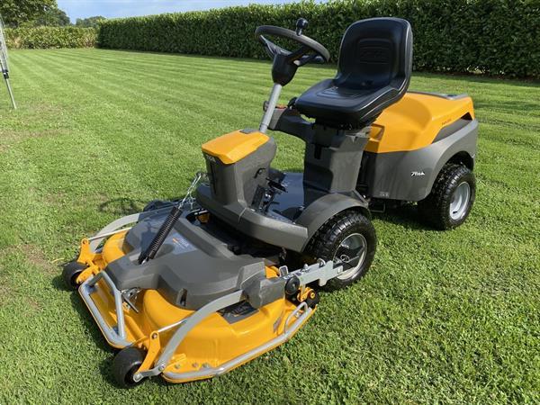 Grote foto stiga park 500 maaidek 120 tuin en terras zitmaaiers