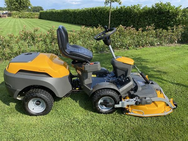 Grote foto stiga park 500 maaidek 120 tuin en terras zitmaaiers