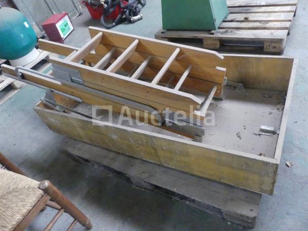 Grote foto zolderluik met vouwladder doe het zelf en verbouw onderdelen en accessoires