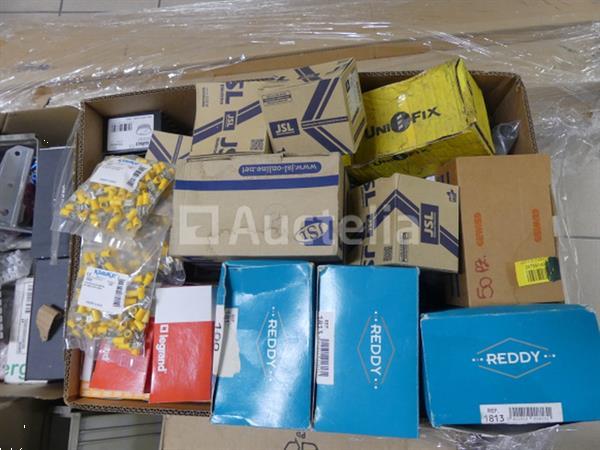 Grote foto diverse elektrische apparatuur set doe het zelf en verbouw onderdelen en accessoires