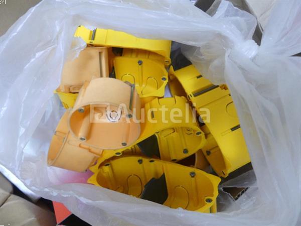 Grote foto diverse elektrische apparatuur set doe het zelf en verbouw onderdelen en accessoires