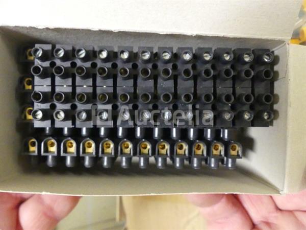 Grote foto diverse elektrische apparatuur set doe het zelf en verbouw onderdelen en accessoires