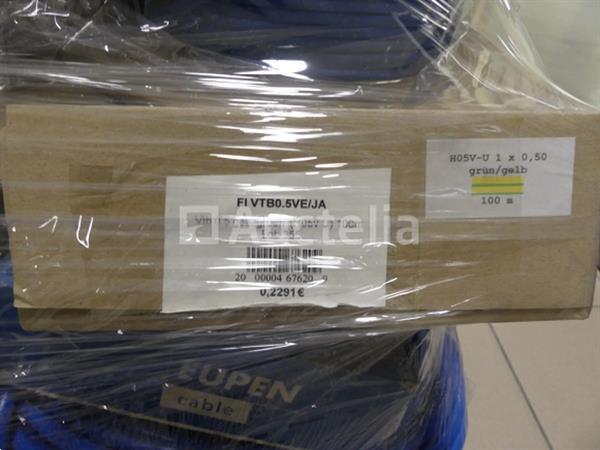 Grote foto set van verschillende elektrische kabelspoelen doe het zelf en verbouw onderdelen en accessoires