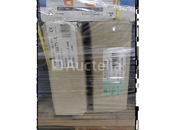 Grote foto set van verschillende elektrische kabelspoelen doe het zelf en verbouw onderdelen en accessoires