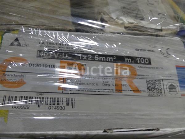 Grote foto set van verschillende elektrische kabelspoelen doe het zelf en verbouw onderdelen en accessoires