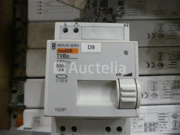 Grote foto diverse elektrische apparatuur set doe het zelf en verbouw onderdelen en accessoires