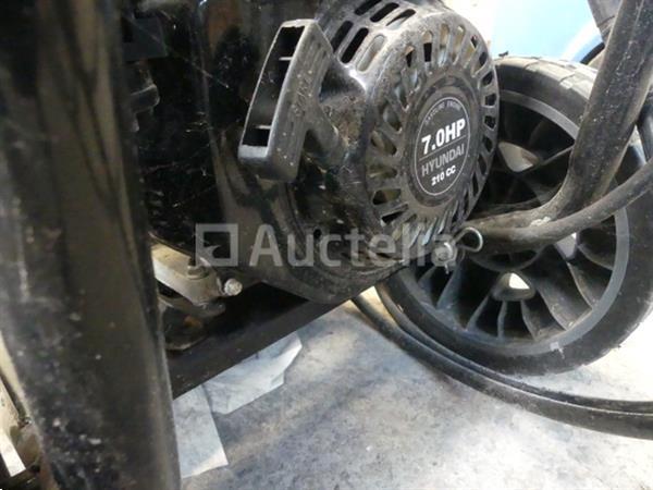 Grote foto hyundai lb180g benzine hogedrukreiniger doe het zelf en verbouw onderdelen en accessoires