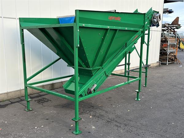 Grote foto upmann upmatic doseerbunker met lift 420 x 60 cm agrarisch kisten