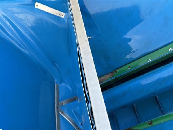 Grote foto upmann upmatic doseerbunker met lift 420 x 60 cm agrarisch kisten