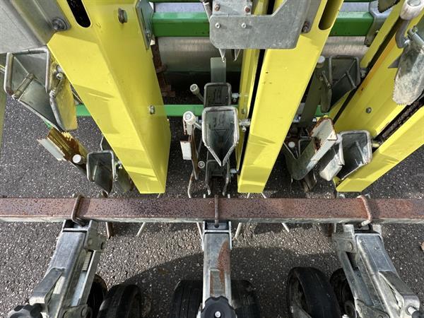 Grote foto hortech 2 manual plantmachine 3 rijen agrarisch zaaimachines