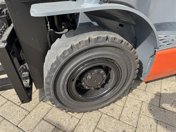 Grote foto toyota 02 8fgf18 triplo 430 freelift sideshift 4e functie 2013 lpg agrarisch heftrucks