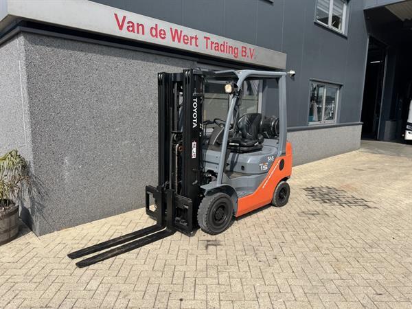 Grote foto toyota 02 8fgf18 triplo 430 freelift sideshift 4e functie 2013 lpg agrarisch heftrucks