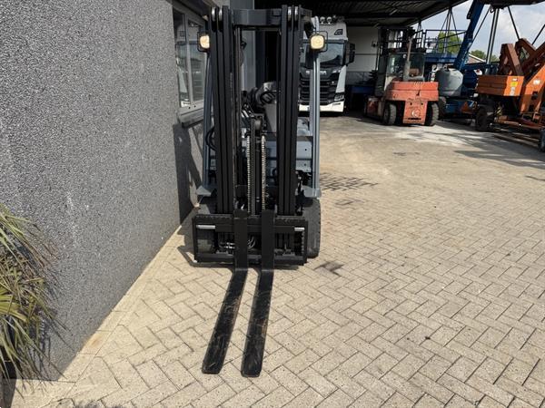 Grote foto toyota 02 8fgf18 triplo 430 freelift sideshift 4e functie 2013 lpg agrarisch heftrucks