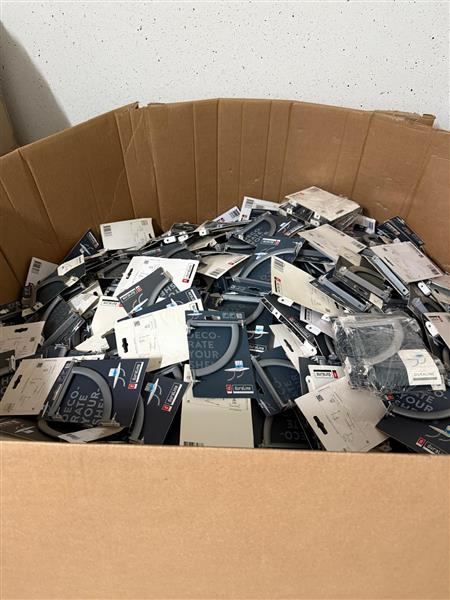 Grote foto partij 500x duraline plankdragers 2 soorten nieuw zakelijke goederen partijgoederen