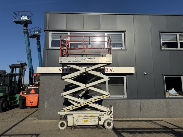Grote foto jlg 2030es schaarhoogwerker scissor lift 8meter werkhoogte 2014 elektrisch doe het zelf en verbouw hoogwerkers