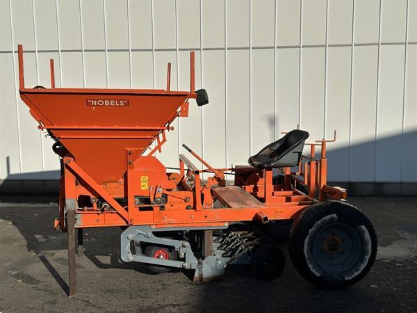 Grote foto nobels 150 cm uien bollen plantmachine 5 rijen agrarisch zaaimachines